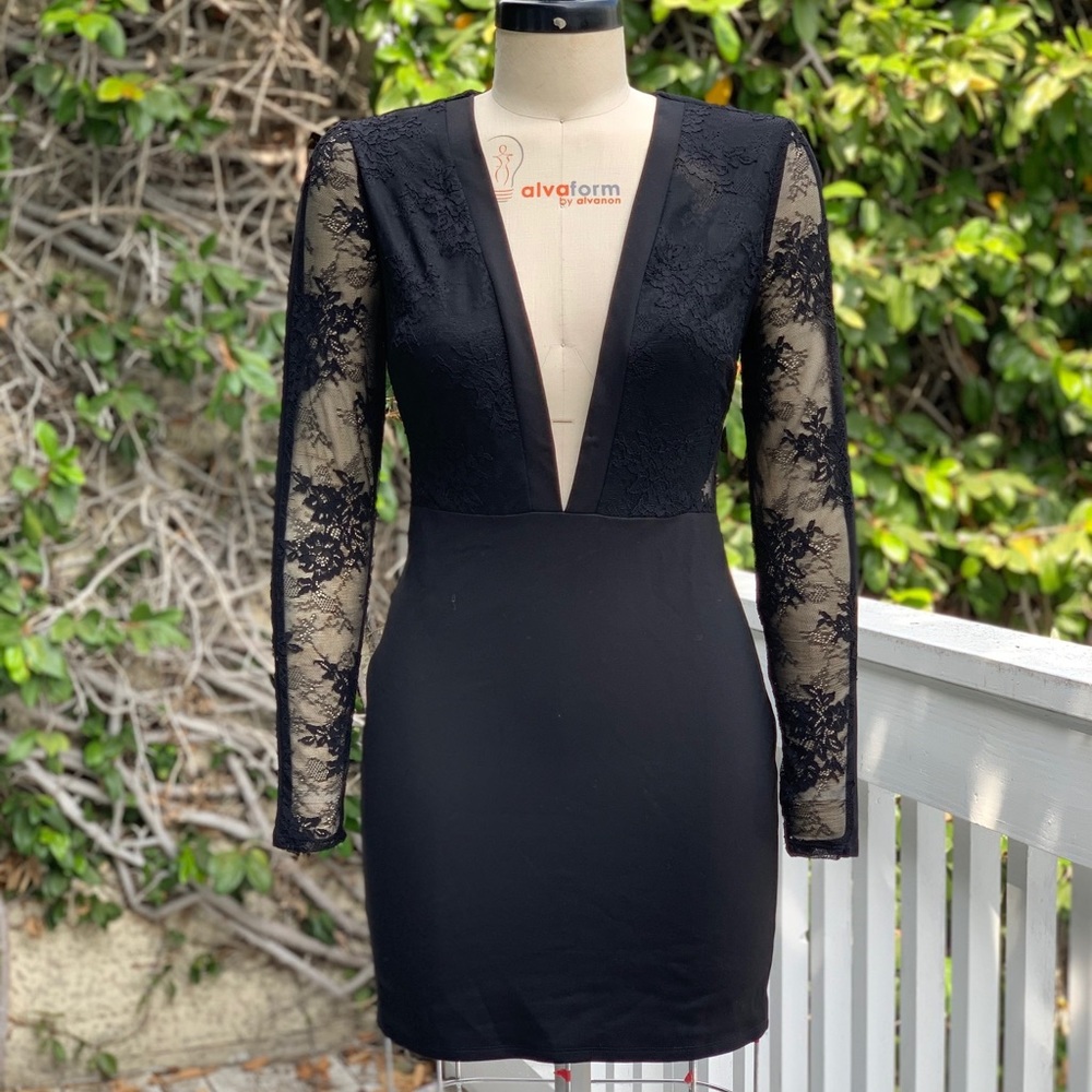 BEBE LACE AND KNIT BD